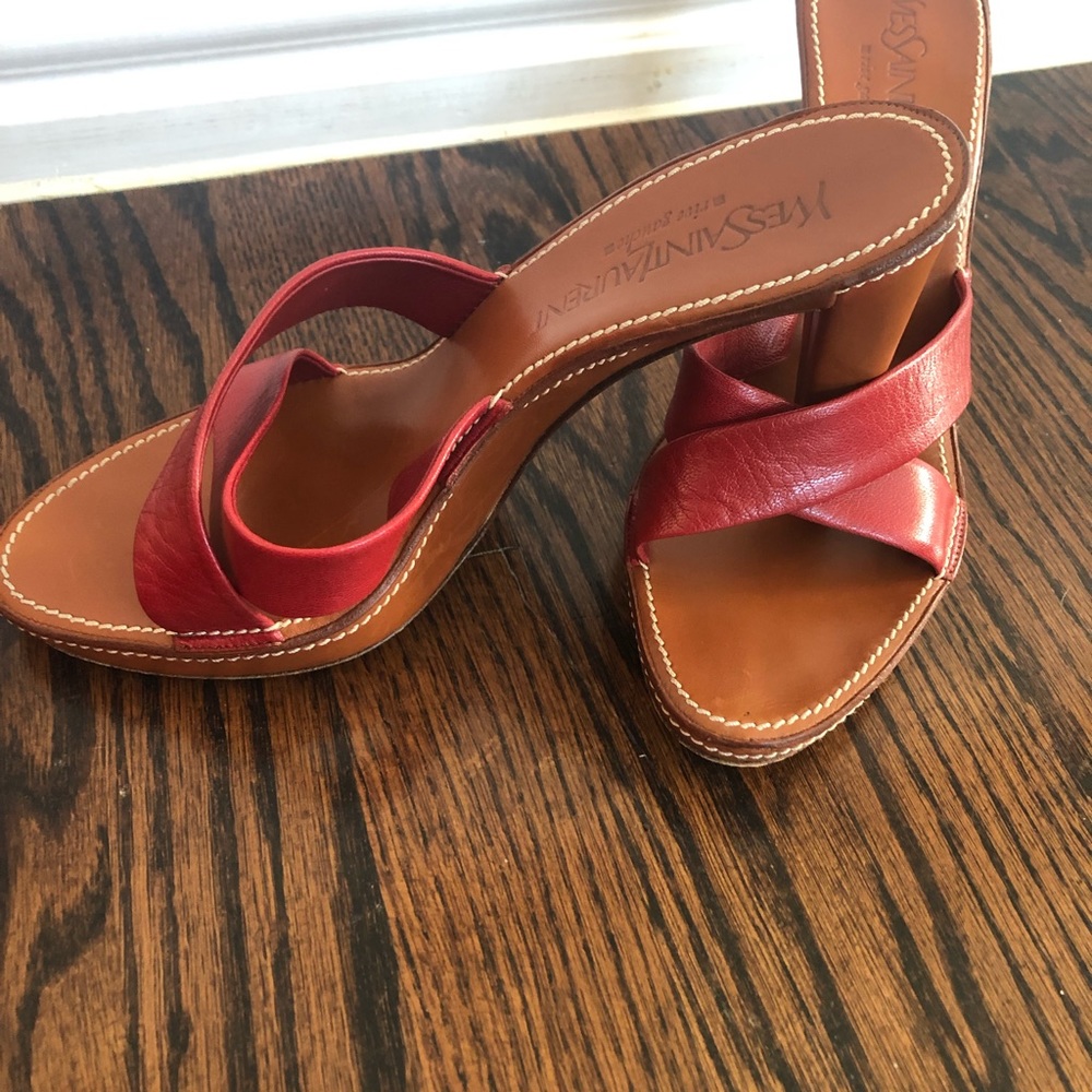 Yves Saint Laurent leather sandal